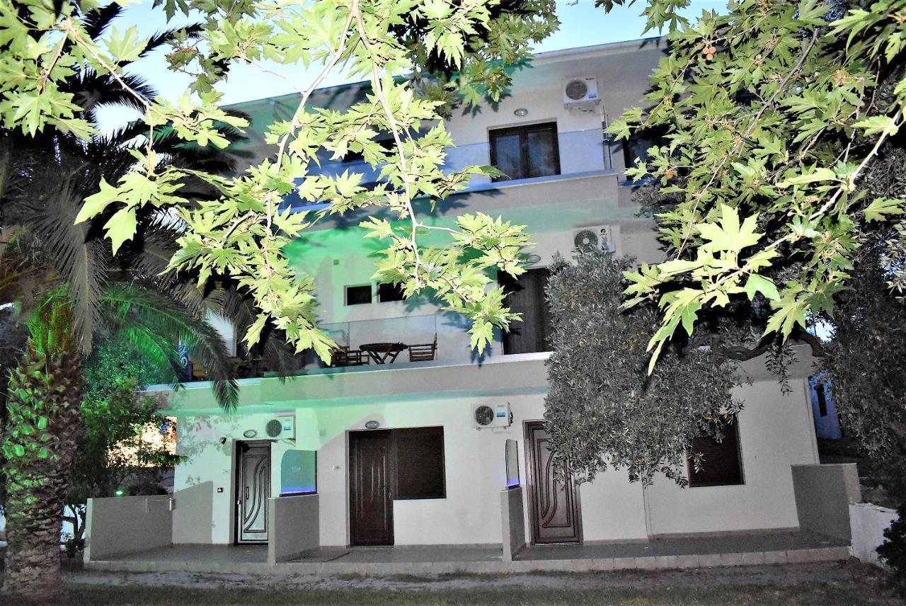 Studios Apartments Irini Patira Потос Екстериор снимка