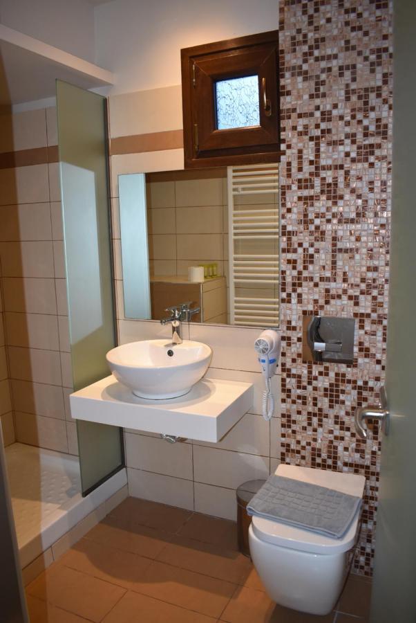 Studios Apartments Irini Patira Потос Екстериор снимка
