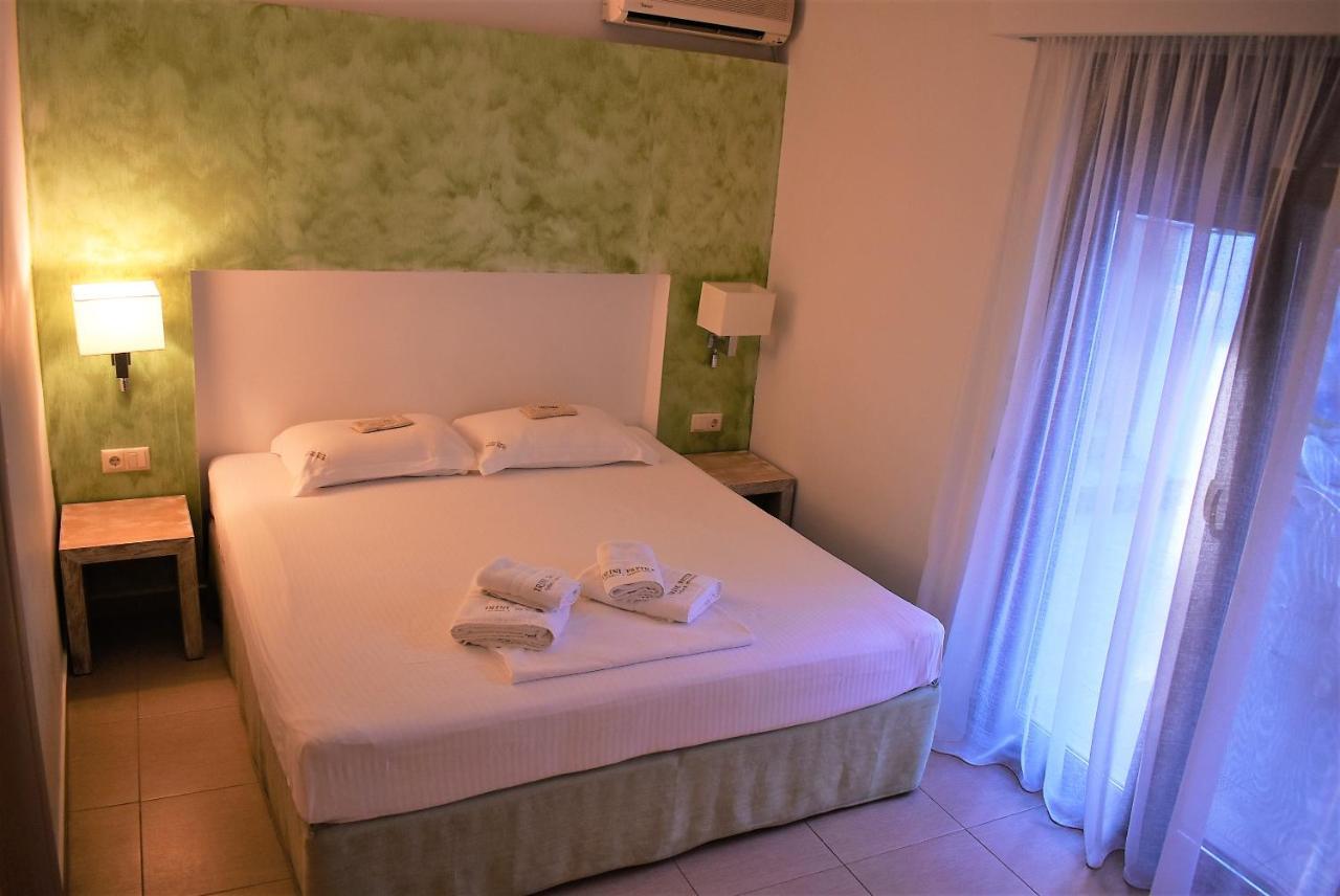 Studios Apartments Irini Patira Потос Екстериор снимка